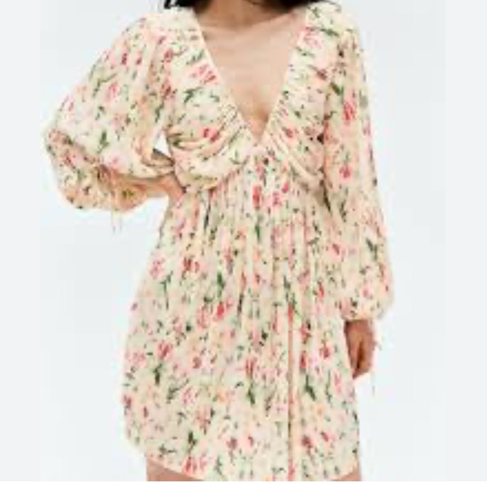 (SOLD)H&M, Floral Plisse Mini Dress Romantic Garden Party Boho V-Neck,EUC,Size - Picture 8 of 8